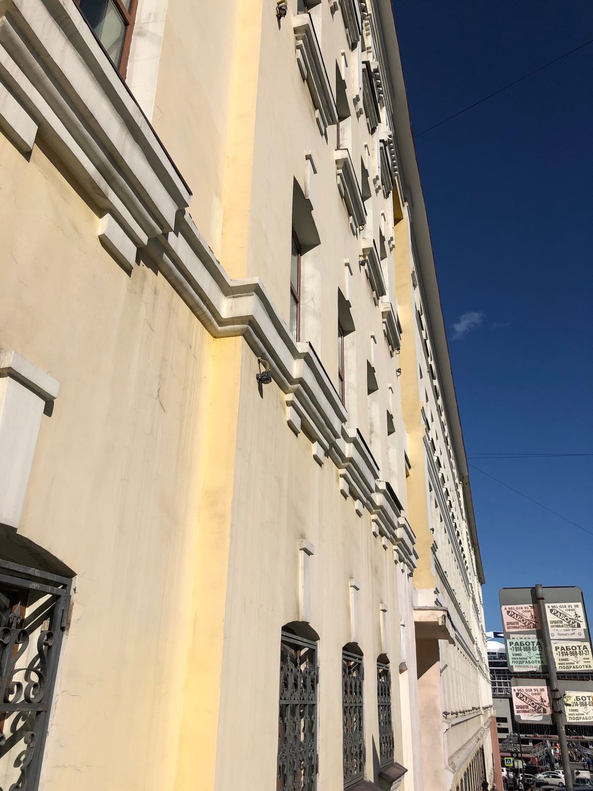 ホテルに向かう道の途中にウラジオストク のシンボルである、トラの像が。街並...