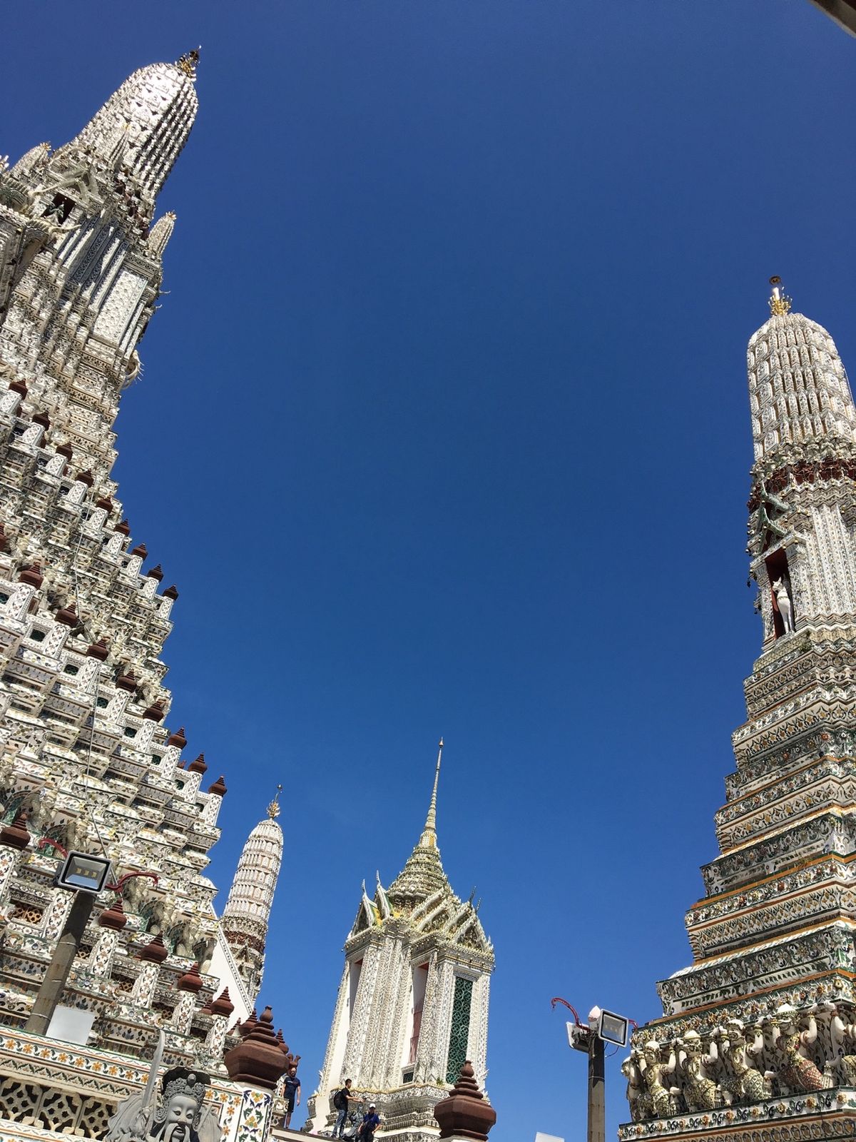 最高のゴールデンウィーク、9連休。
地元上海に帰ってる間、上海の家族とタイ...