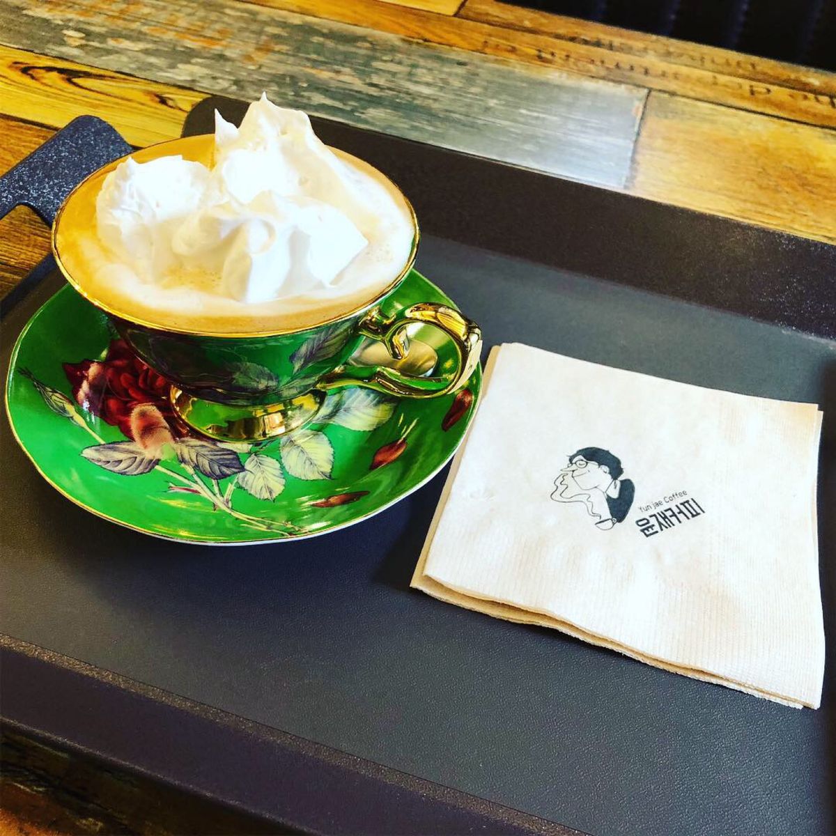 前日、ランチした地元の子オススメのカフェにリベンジ(土曜日休みだったので)...