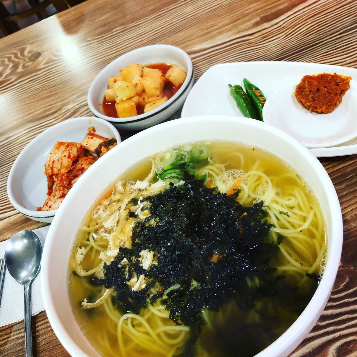 観光その3:제주도민석자연시박물관(済州島自然史博物館)
最終日の昼食は멸...