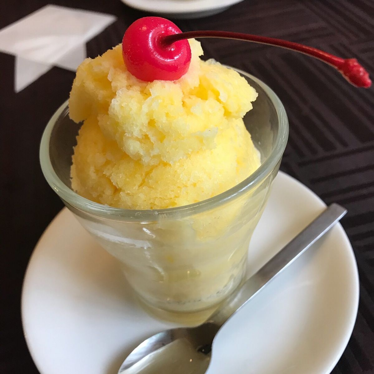 ランタンが綺麗でした。そして念願のツル茶んのトルコライスとミルクセーキ。