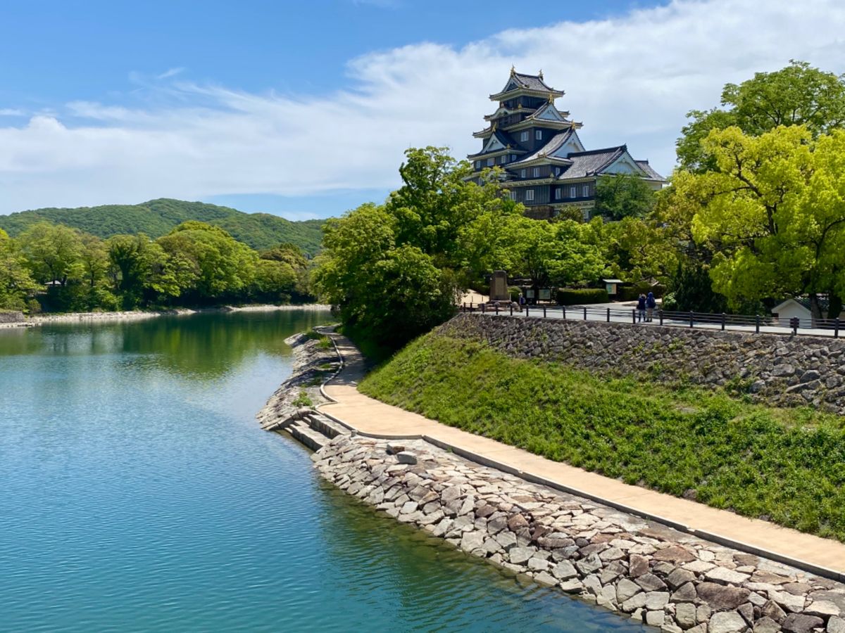 青空に映える岡山城！

吊り橋から見える眺めが1番カッコいい
吊り橋が結構...