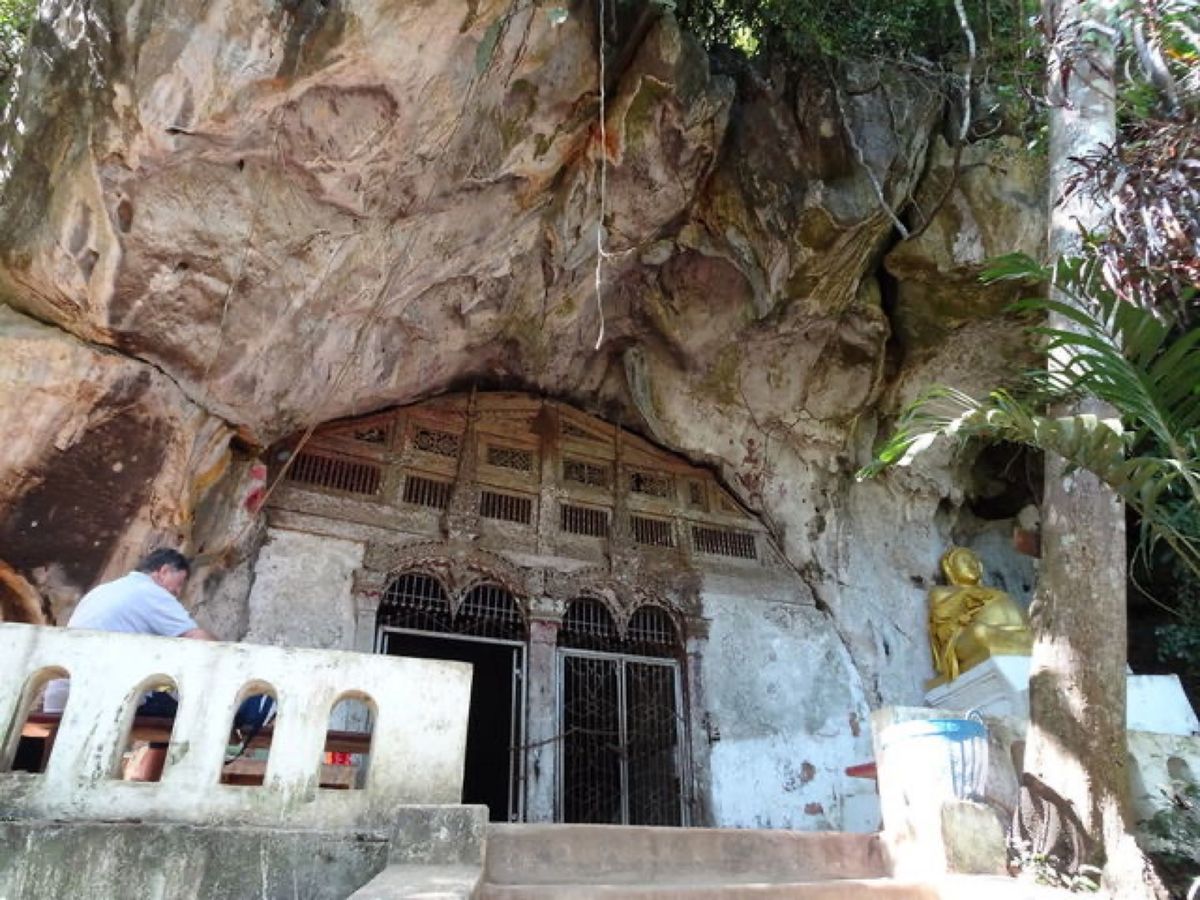 1枚目はクワーンシーの滝、2枚目はメコン川、3枚目はパークウー洞窟のタム・...