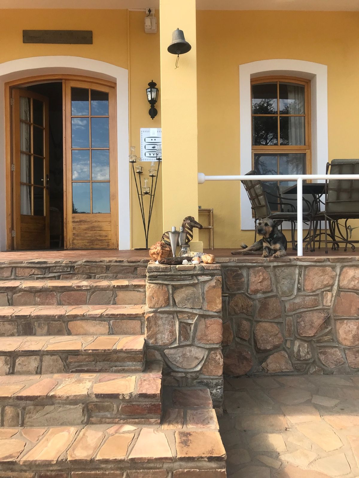 エトーシャから一路ウィントフックへ。初めて通るB1という舗装された立派な道...