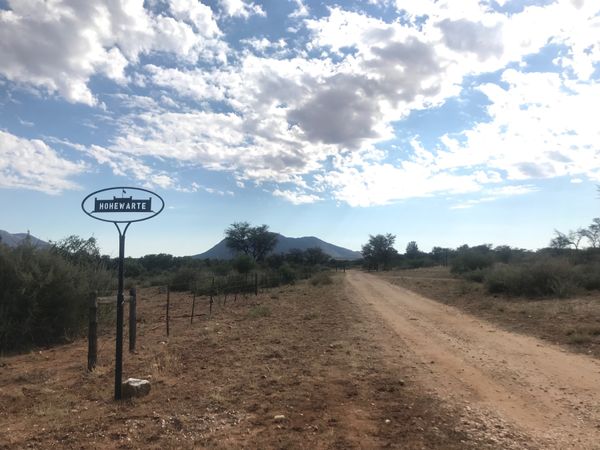 ナミビア・ウィントフック「ナミビア ドライブ旅」の写真：エトーシャから一路ウィントフックへ。初め...