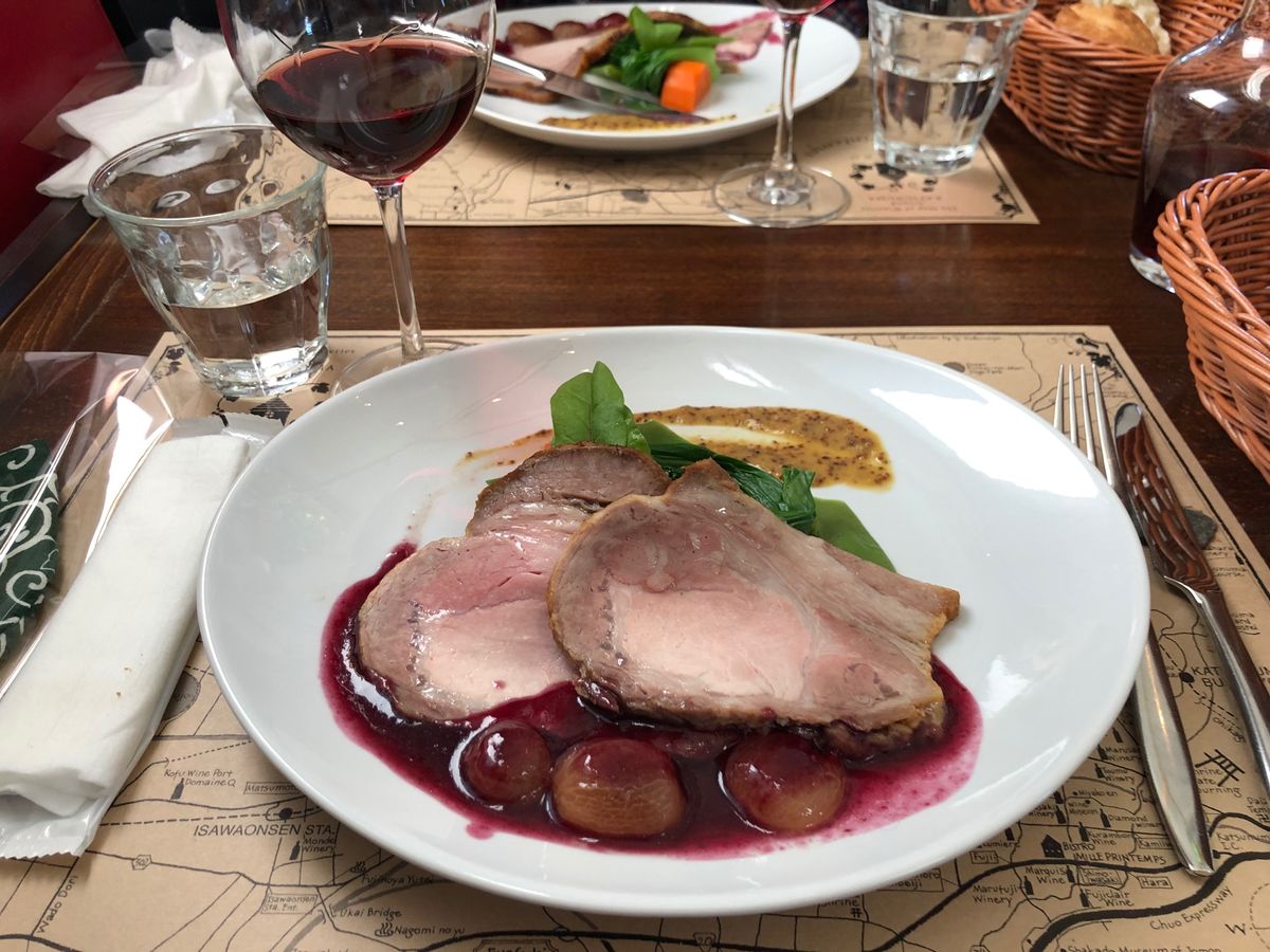 ランチはビストロ・ミルプランタン。
甲州富士桜ポーク、美味しかった😊