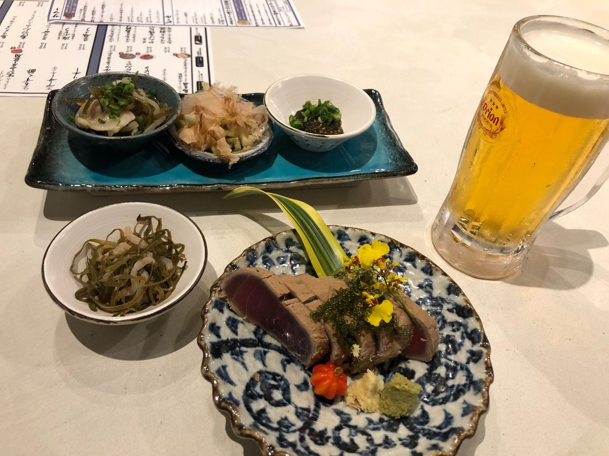 着いた日にホテルから歩いてすぐの所へ🍻
今日オープンらしく混雑。たまたま入...