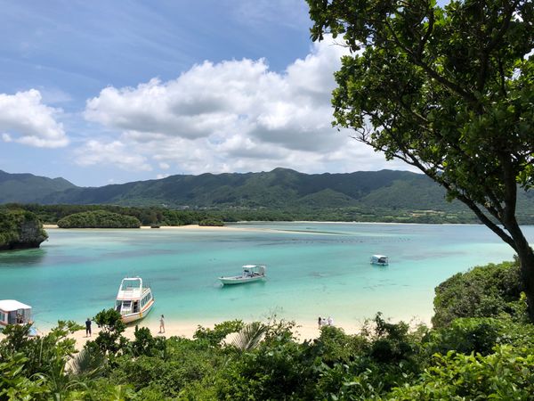 日本・竹富島「石垣島〜小浜島と竹富島はレンタサイクルで。」の写真：川平湾。
石垣島で一番綺麗だった✨
グラ...