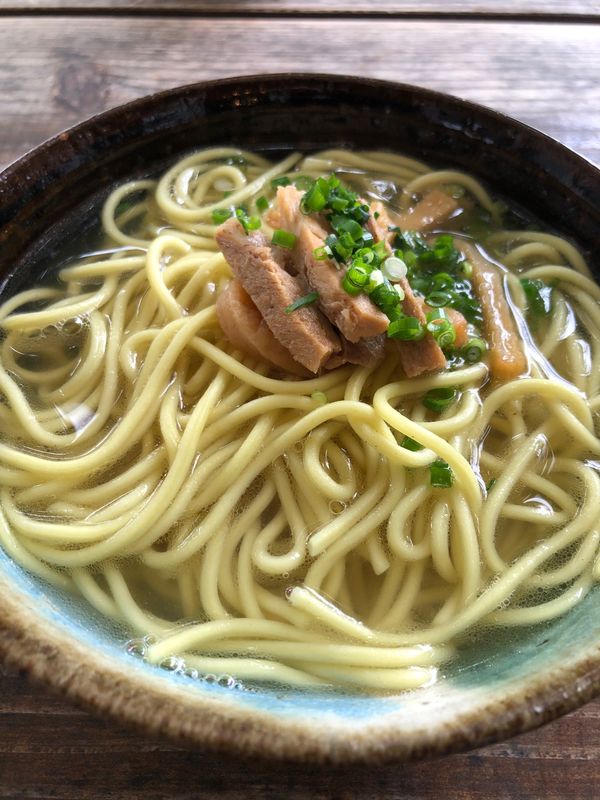 日本・竹富島「石垣島〜小浜島と竹富島はレンタサイクルで。」の写真：石垣島戻ってから、お昼はソーキそば、夜は...
