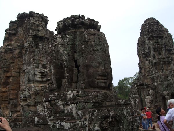 カンボジア・シエムリアップ「カンボジア　アンコール遺跡」の写真：アンコール・トム遺跡　バイヨン
もうみな...