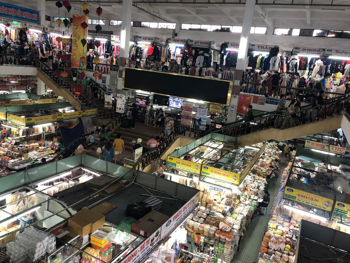 ハン市場(Da Nang)は匂いも強烈でカオスすぎたけど、ネタの宝庫です笑