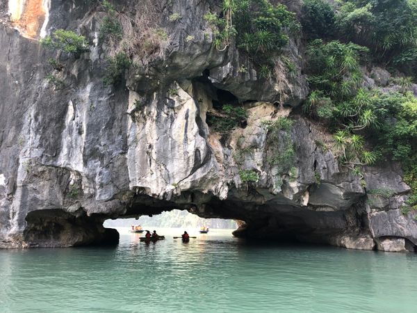 ベトナム・ハノイ「Vietnam, Hoi An, Da Nang, Hanoi」の写真：ハロン湾🇻🇳