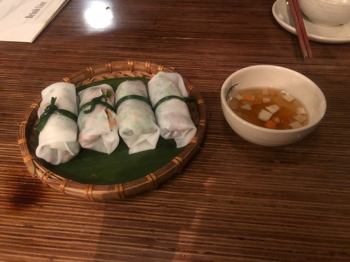 Cau Go🍴(Hanoi🇻🇳)
ホアンキエム湖を見下ろせるちょっと高級な...