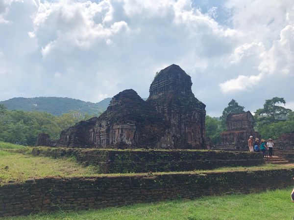 ベトナム・ハノイ「Vietnam, Hoi An, Da Nang, Hanoi」の写真：ミーソン遺跡🇻🇳