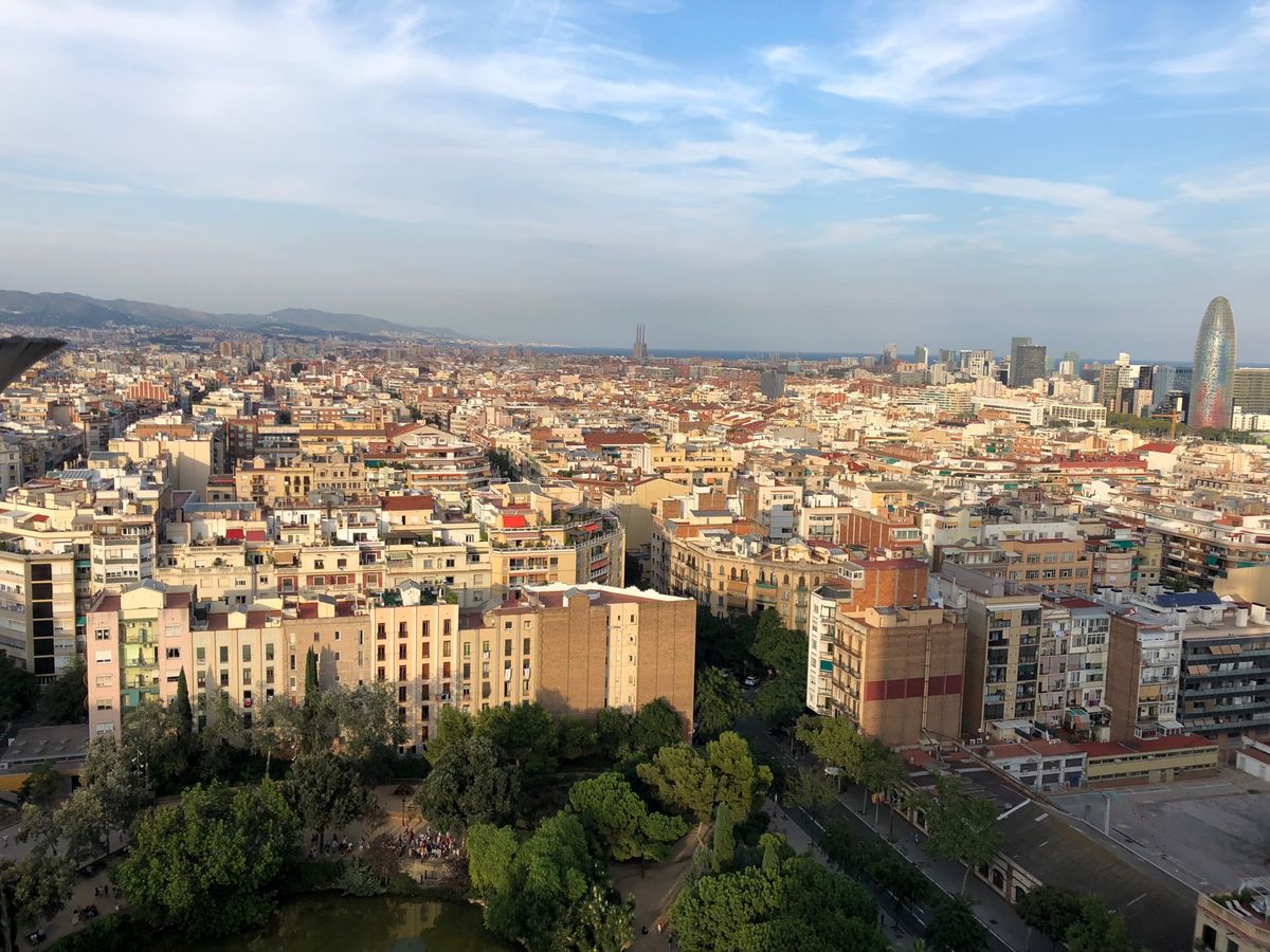 朝イチでアルハンブラ宮殿に行った後に
Granada🚌→Malaga✈️→...