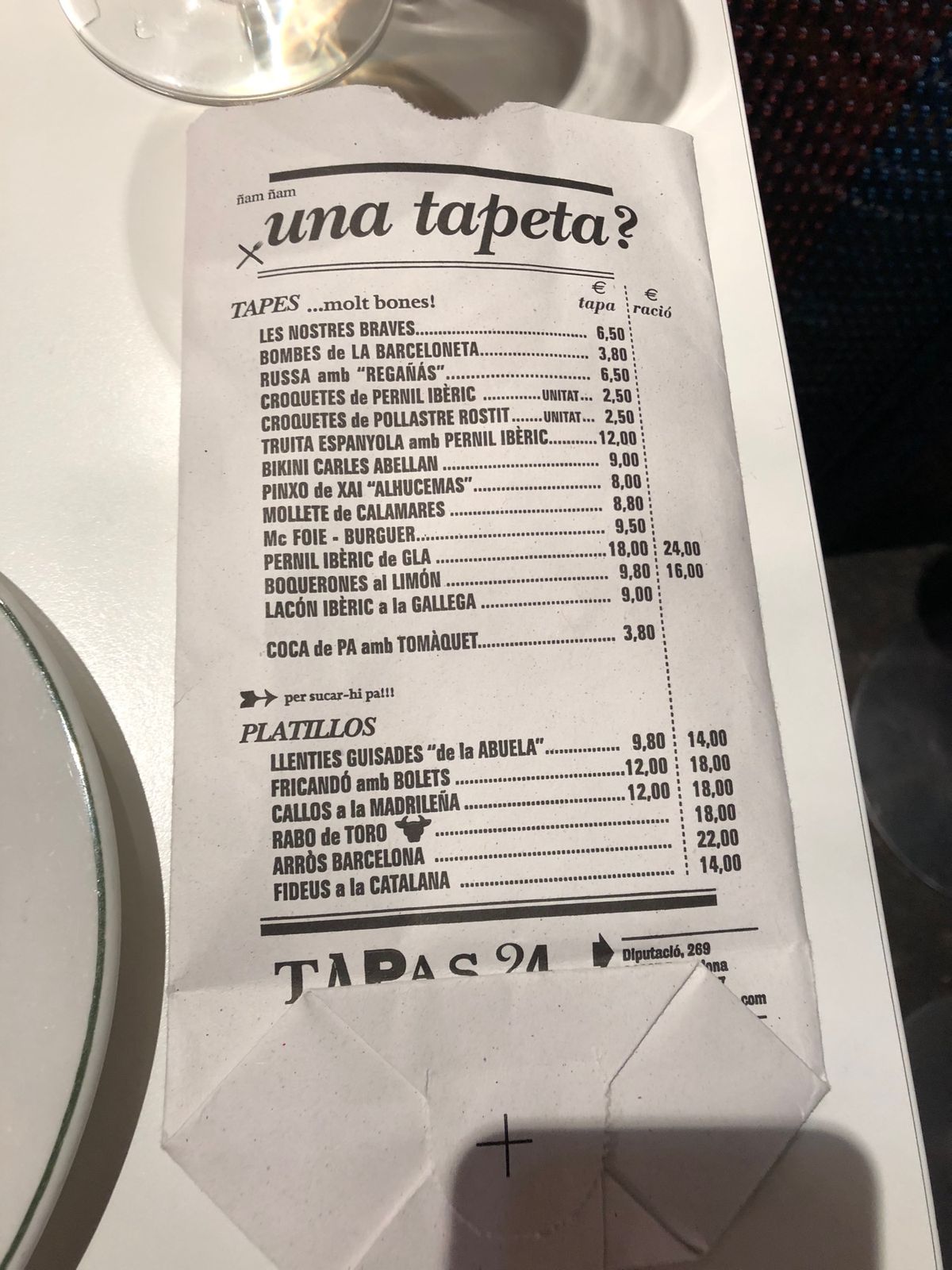 友人と合流しTAPAS24へ🍷
人気店だからか、結構並んでた。
お互いいつ...