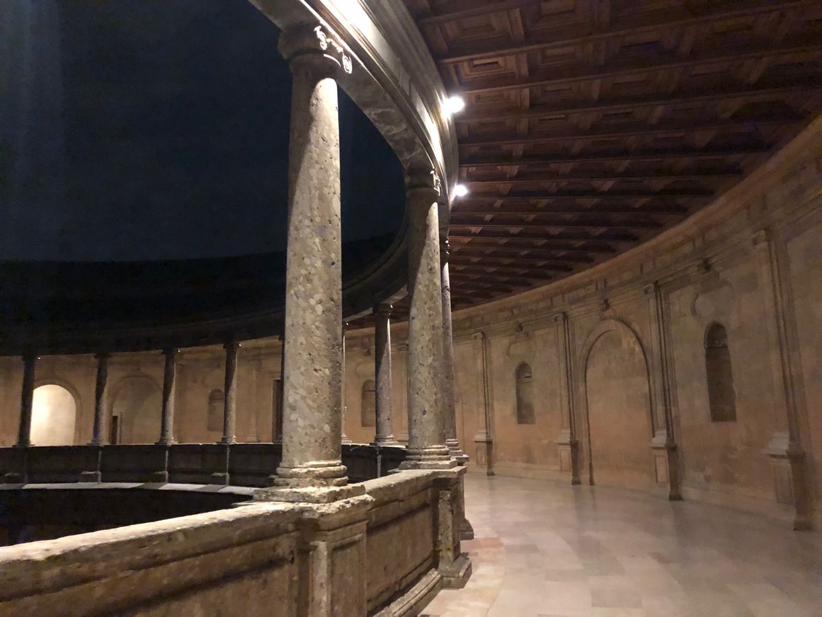 Alhambra palace(Granada🇪🇸)
ナスル朝宮殿は夜チケ...