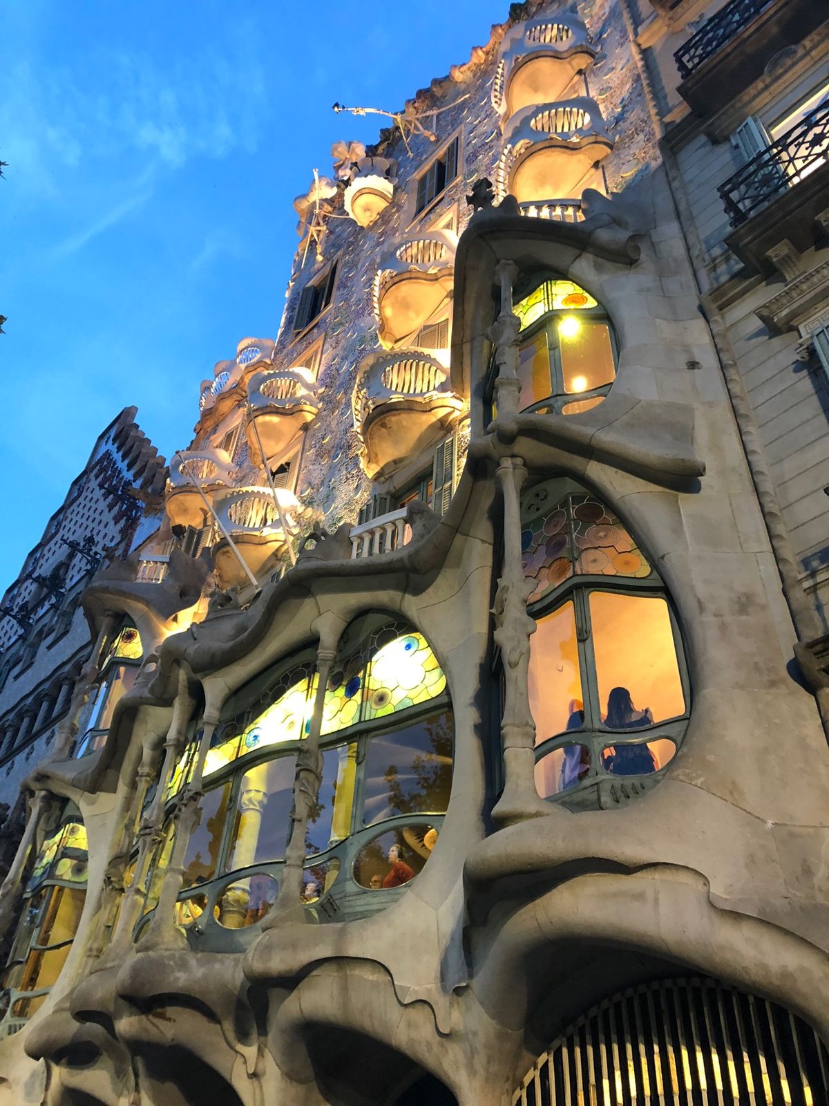 Casa Batllóへ行き
Catalunya広場で友人と待ち合わせ。