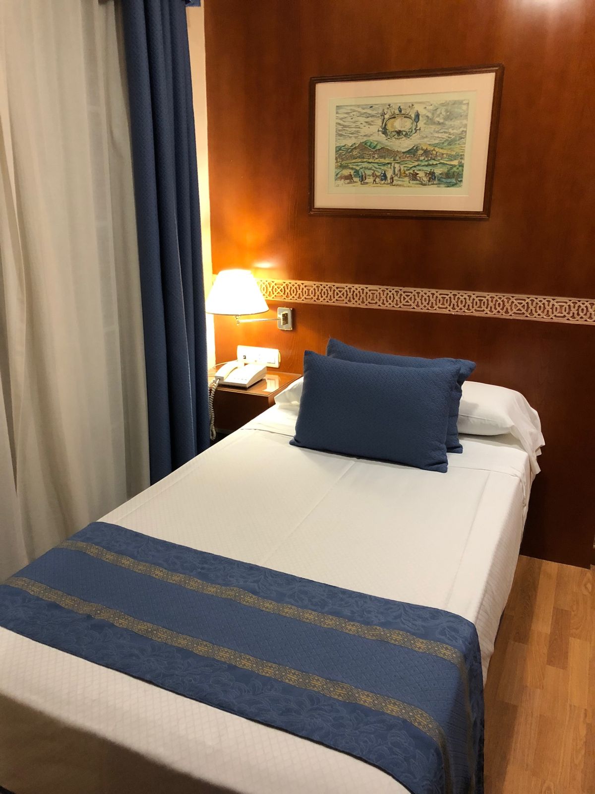 Dauro hotel🏨(Granada🇪🇸)
アルハンブラ宮殿から帰って...