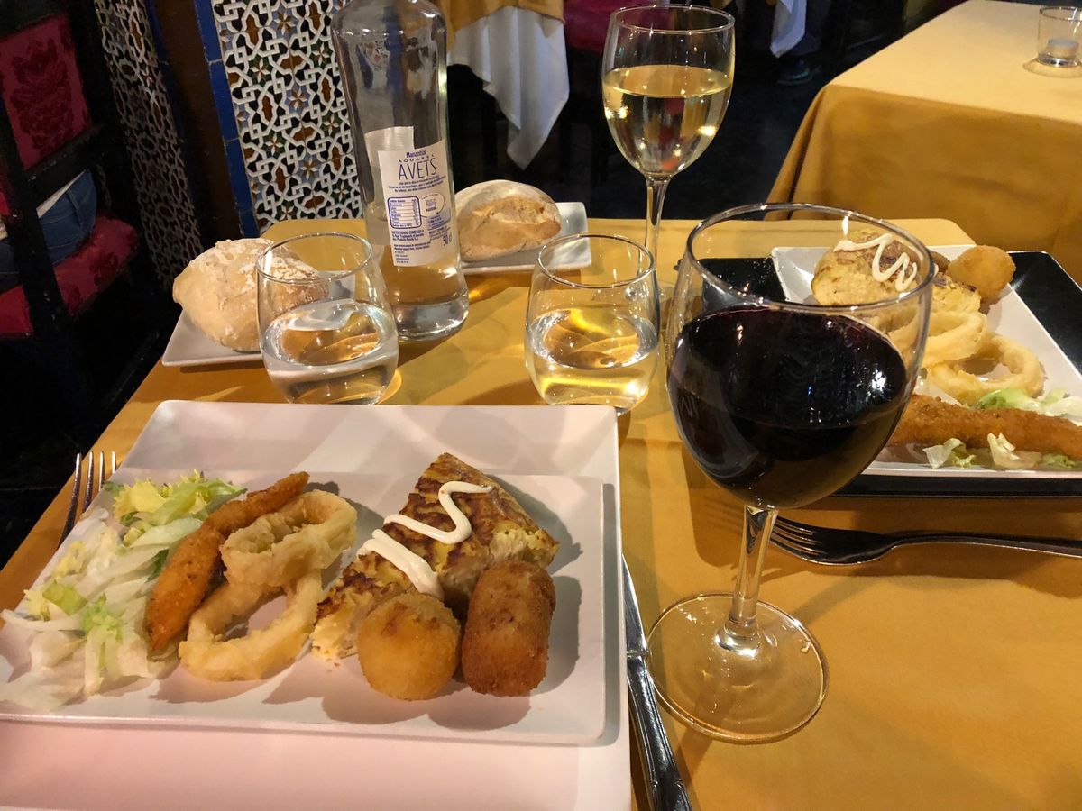 IbizaからMadridへ最後の国内移動✈️
スペイン最後の夜は、フラメ...