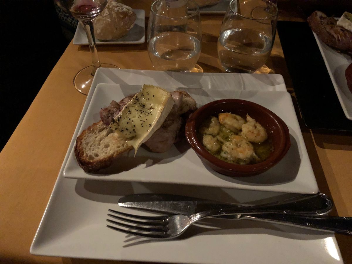 IbizaからMadridへ最後の国内移動✈️
スペイン最後の夜は、フラメ...