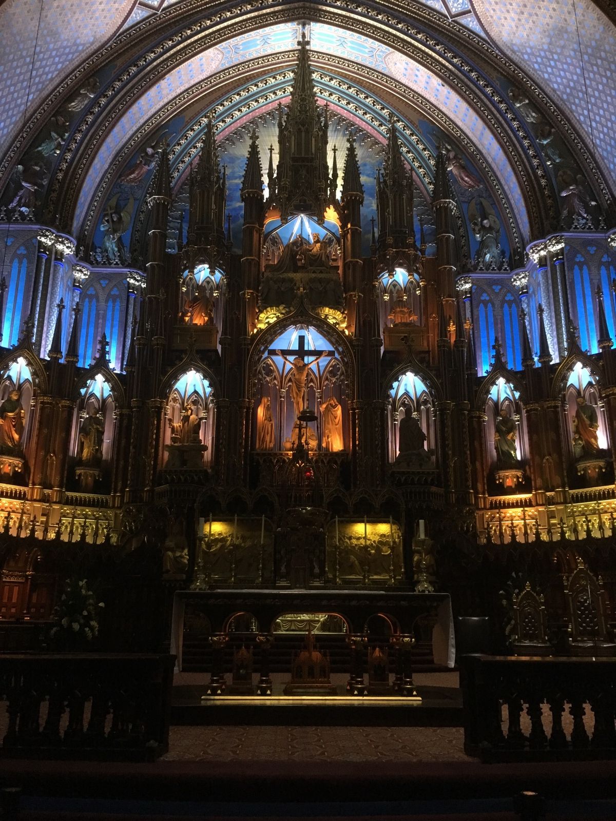 Montreal🇨🇦
ノートルダム大聖堂、本当に綺麗でした…！