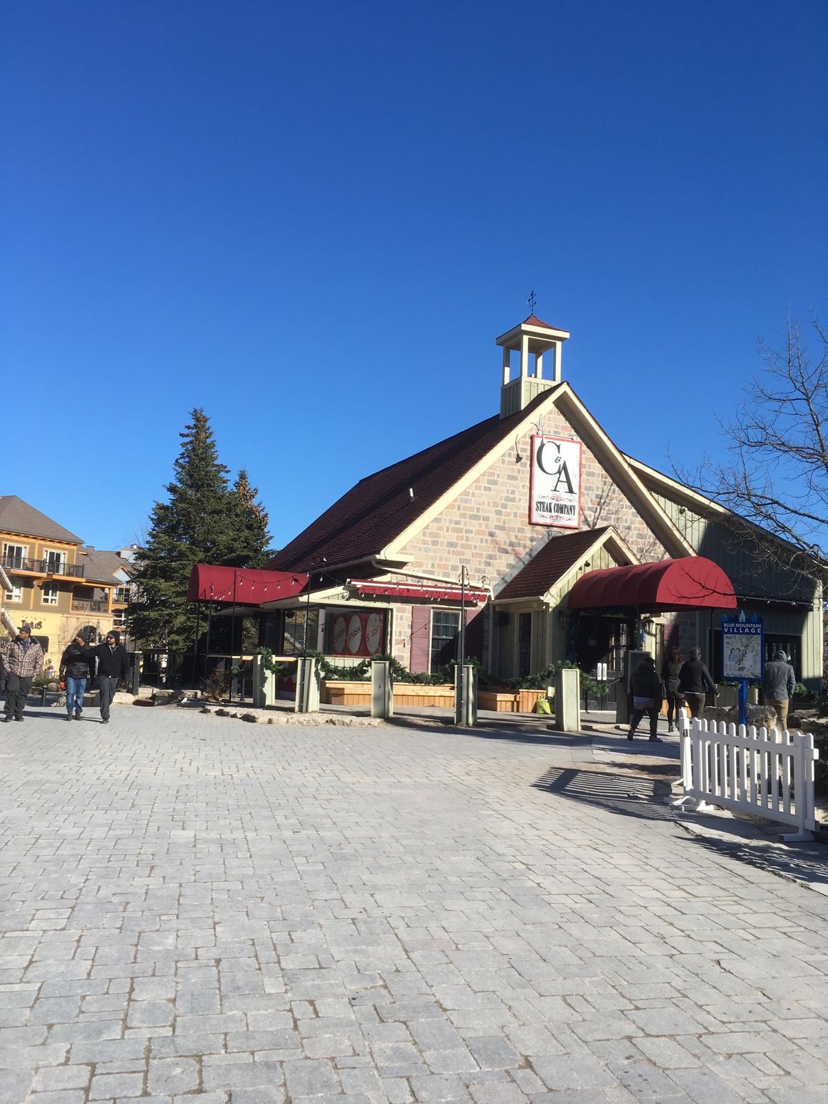 Blue mountain resort
久しぶりのスノボはCanadaで！🇨🇦