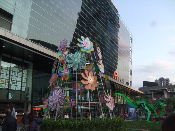 台湾・台北「Taiwan, 卒業旅行1-2,  初海外」の写真：台北街並み