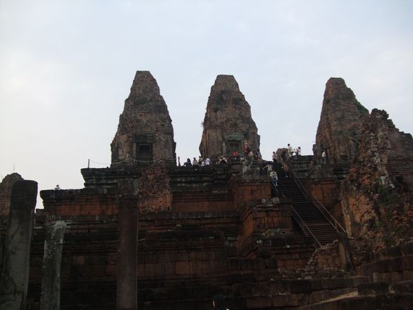 カンボジア・シエムリアップ「カンボジア　アンコール遺跡」の写真：さてこれはどこだったか...
遺跡名がも...
