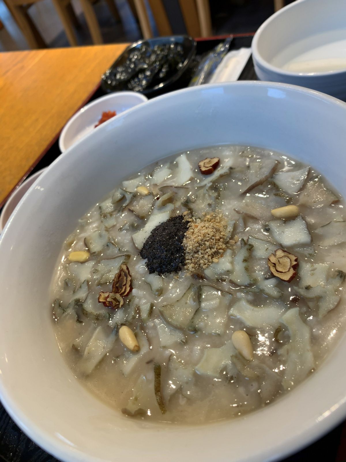 ★2日目
朝食は、momHOUSEで軽くコーヒー飲んで、
『congred...