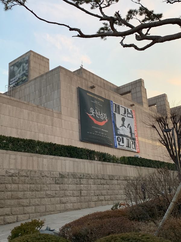 大韓民国 (韓国)・ソウル「『웃는 남자』 in 韓国」の写真：『웃는 남자』の舞台セット幻想的で良かっ...