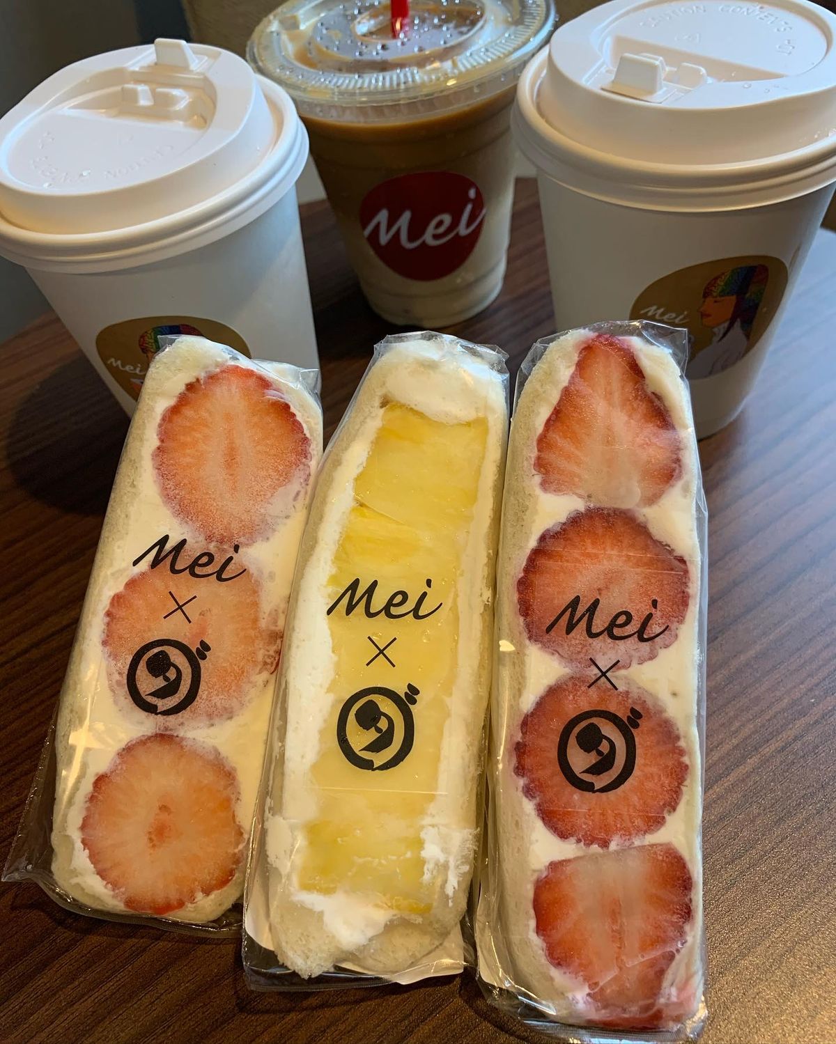 ★2日目
朝食は、Hotel Meyの1階で販売してる
フルーツサンド🍓🍍...