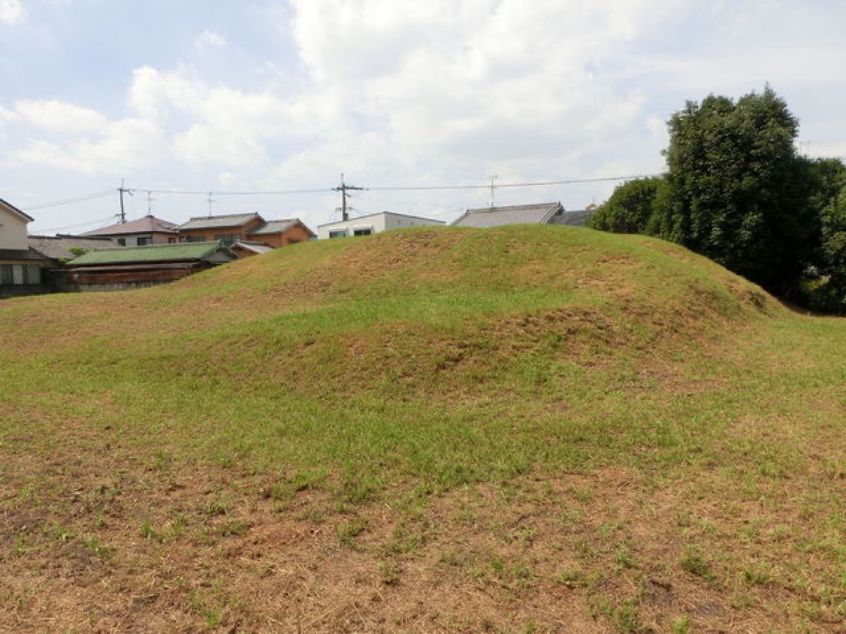 1枚目は墓山古墳、2枚目は野中古墳、3枚目は向墓山古墳、4枚目は西馬塚古墳です📷