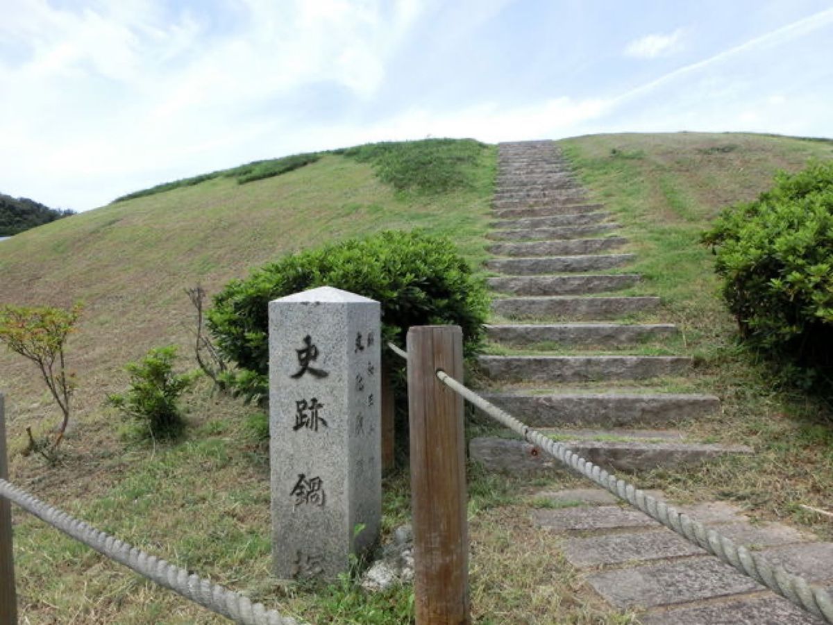 1枚目は鍋塚古墳、2枚目は允恭天皇陵(市野山)古墳、3枚目は仲姫命陵(仲津...