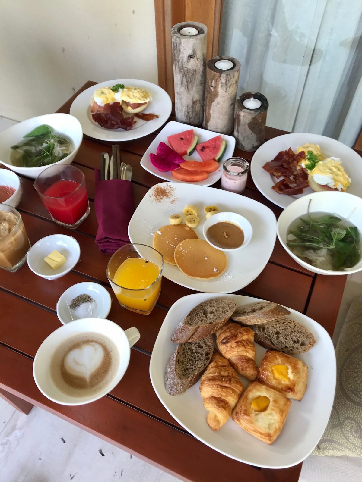 フュージョンリゾートの朝ごはん
1日目は部屋で2日目はレストランで食べまし...
