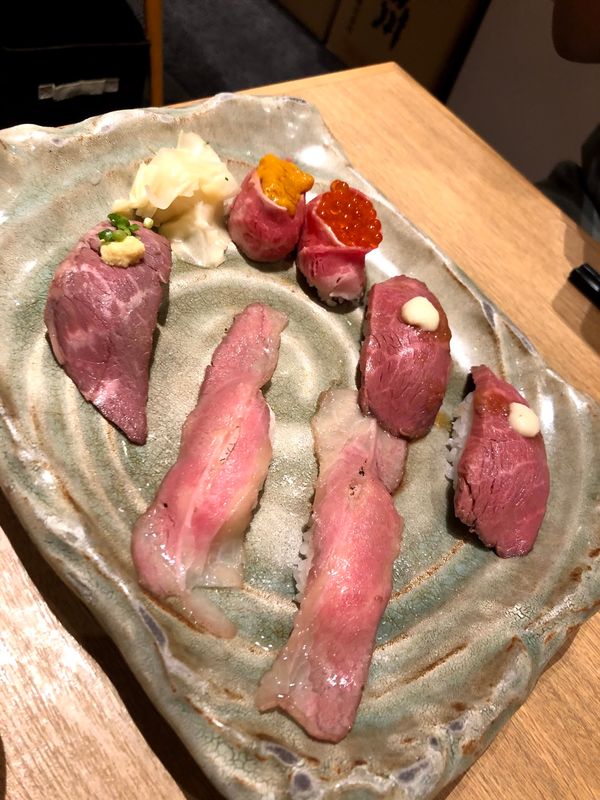 日本・神奈川県「横浜界隈」の写真：アソビルで肉寿司