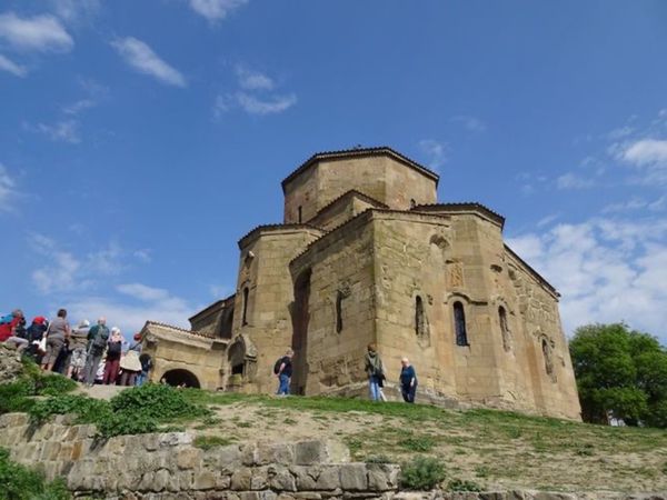 ジョージア・ムツヘタ「世界遺産「ムツヘタの歴史的建造物群」」の写真:1枚目はジュヴァリ教会、2枚目はスヴェテ...