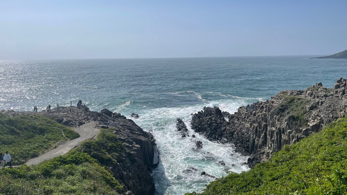 最後は東尋坊へ。
ここはめっちゃくちゃ観光地らしいけど、大変良い場所でした...