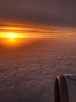 秋田空港から帰路に
夕日がきれい🌇