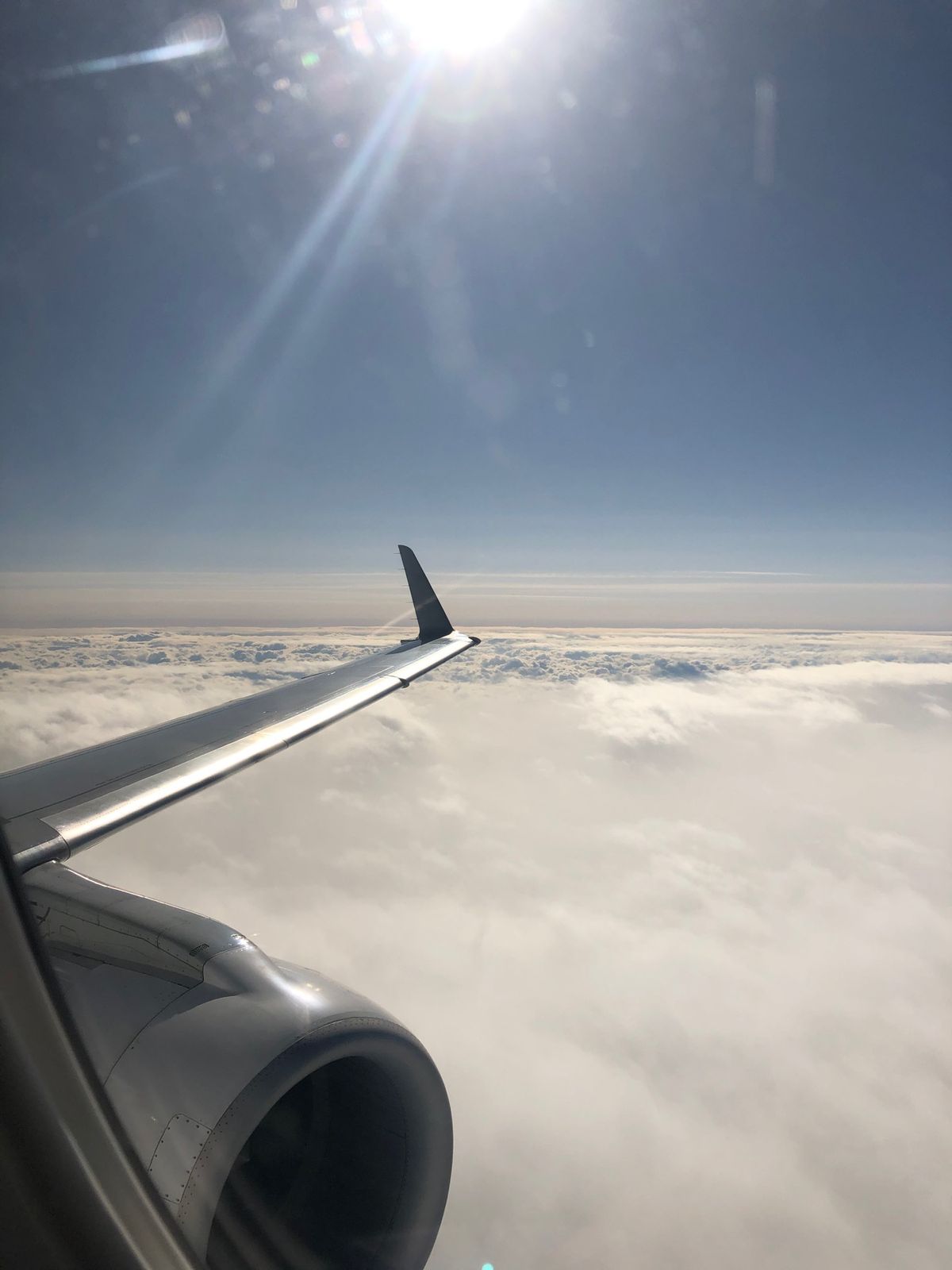 空港でいっぱい飲んで大阪への帰路につきました