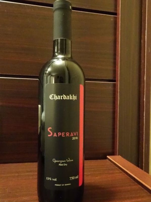 ジョージア・シグナギ「シグナギ（ジョージア）」の写真：1枚目は赤ワインですが、ジョージアはワイ...