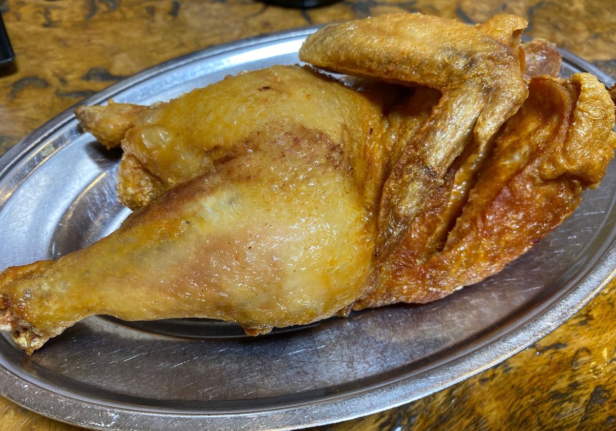小樽ではサッポロクラシックに若鶏の半身揚げ。