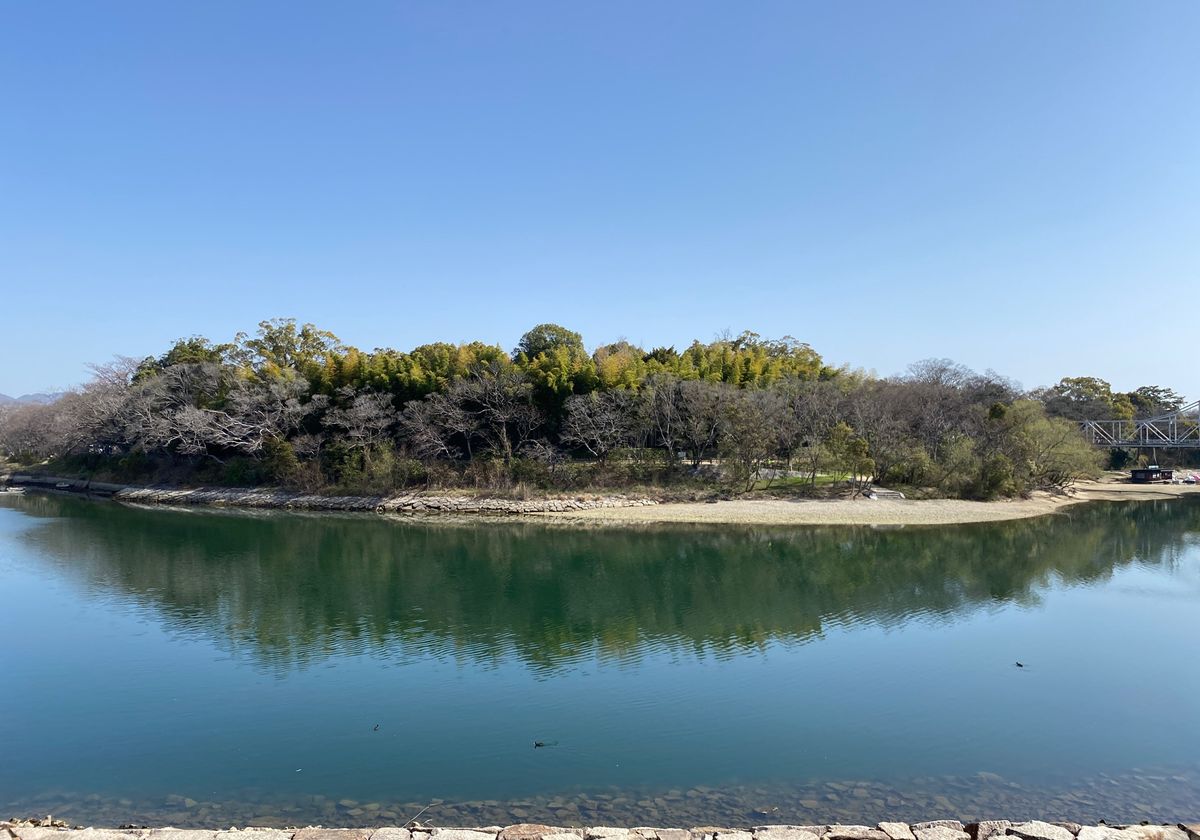 青春18きっぷで四国は愛媛を目指す旅。
まずは岡山で寄り道。