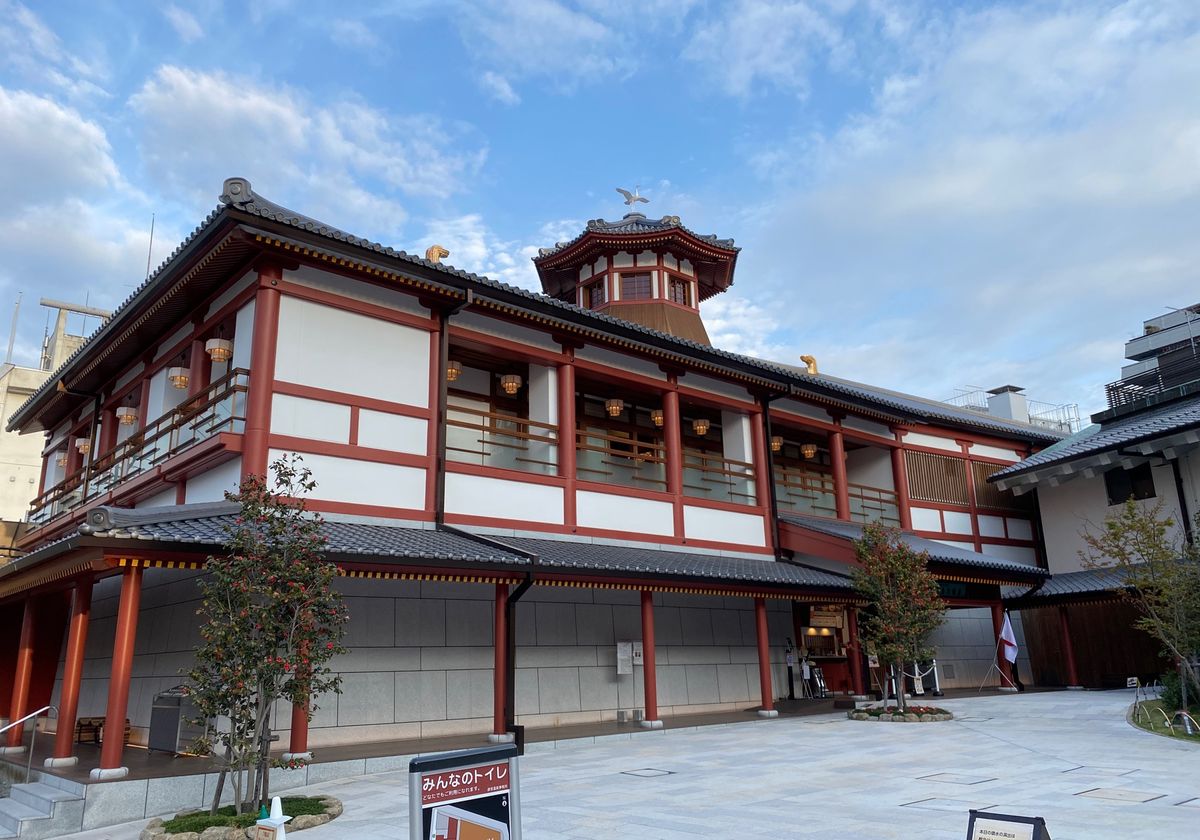 3日目の朝風呂は道後温泉本館。
贅沢な朝。