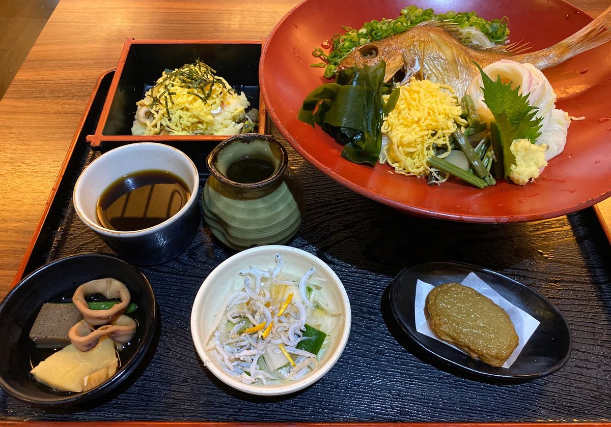 3日目のお昼は五志喜さんの郷土料理鯛そうめん。
