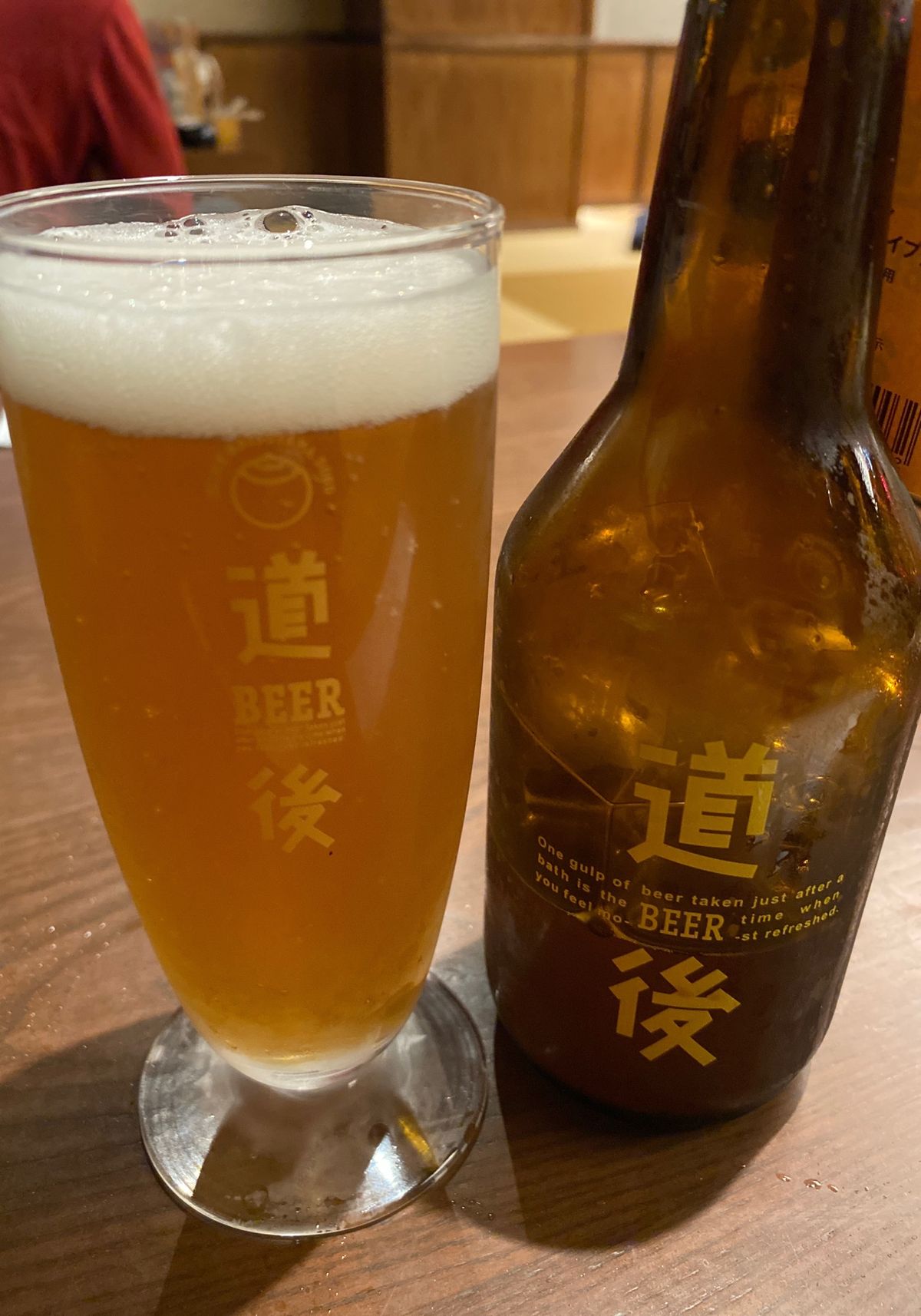 道後温泉の夜。
やっぱりビールとお造り、そしてじゃこ天。