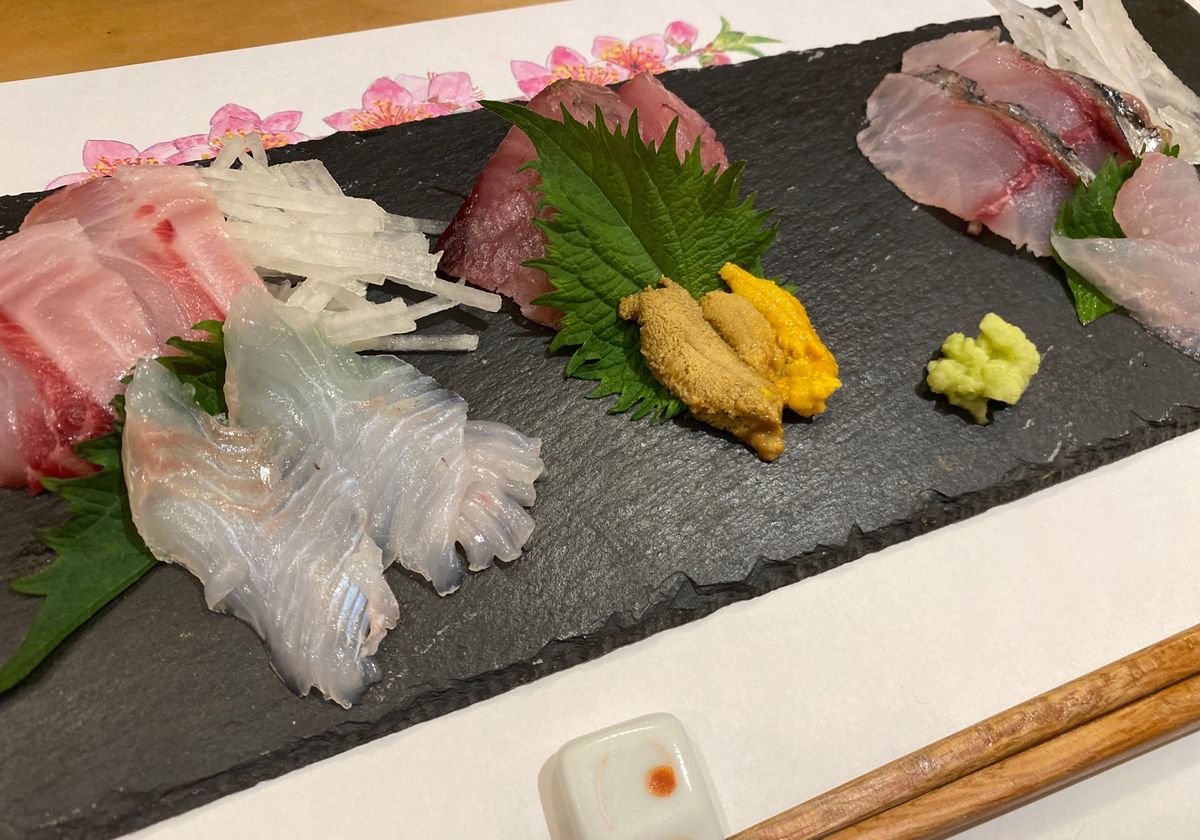 1日目、松山着。
夜はビールにお造り、鯛出汁のおでん。