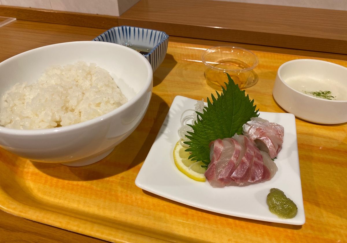 帰りはフェリー。
ビールとお夜食に宇和島鯛めし。