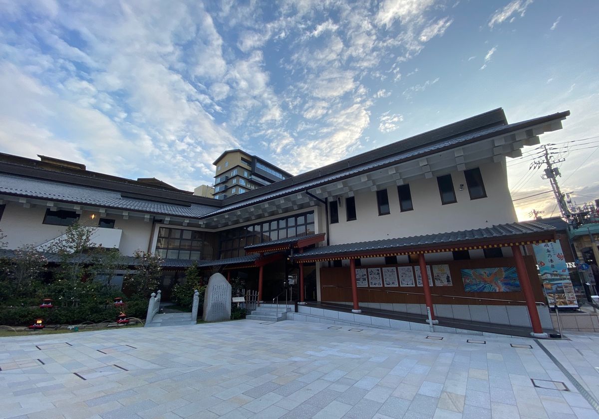 3日目の朝風呂は道後温泉本館。
贅沢な朝。