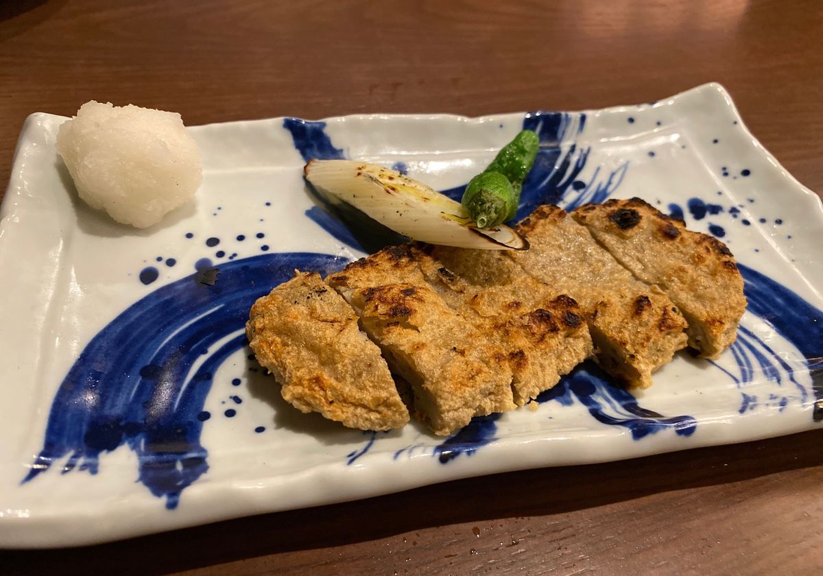 道後温泉の夜。
やっぱりビールとお造り、そしてじゃこ天。